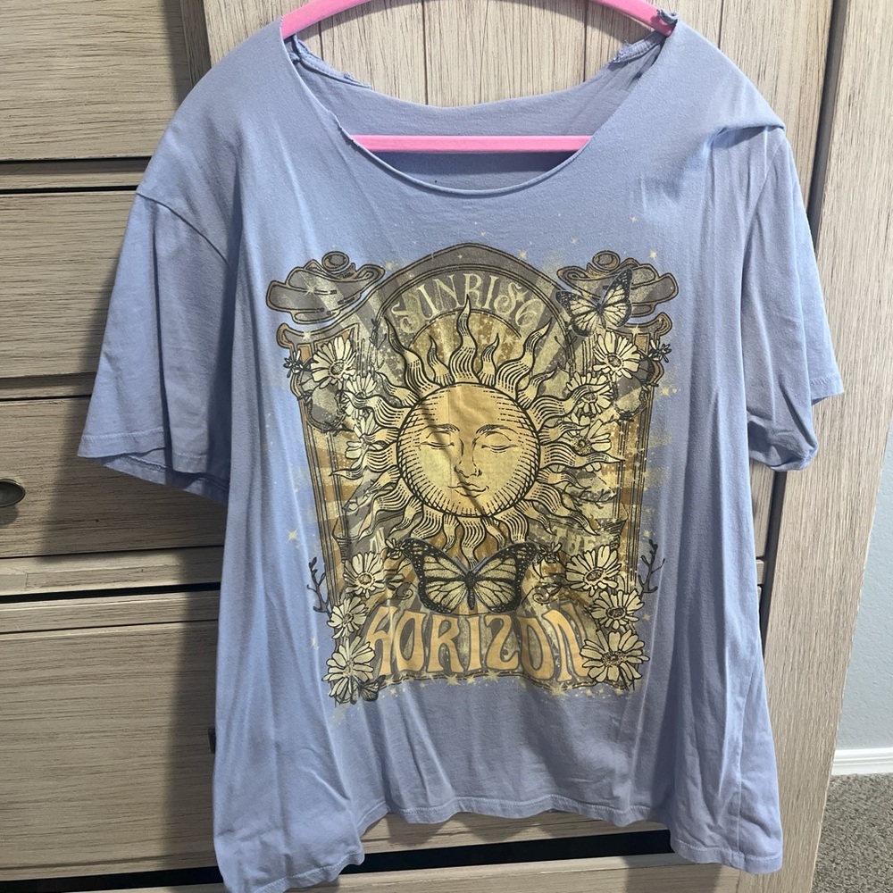 Tilly's Purple and Gold Graphic Tee